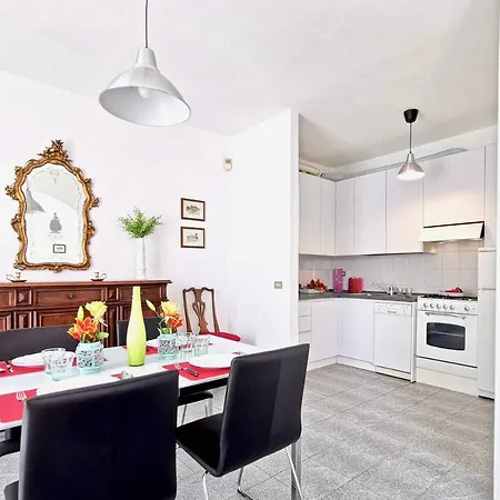 The Sunset 1 By Design Apartamento