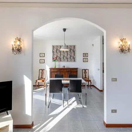 The Sunset 1 By Design Apartmán Bellano