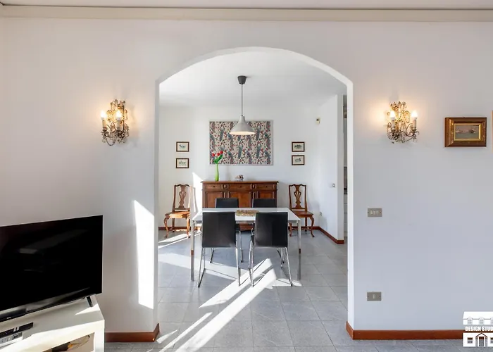 The Sunset 1 By Design Apartmán Bellano