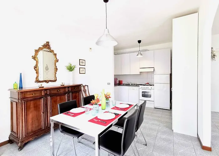 The Sunset 1 By Design 公寓